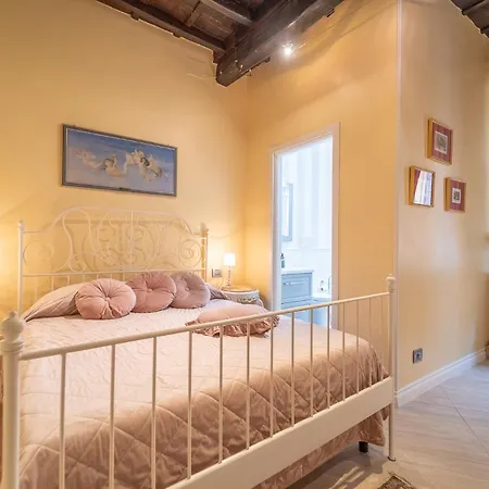 アパート Secret Luxury Retreat In The Heart Of The Ghetto By Houseeds ローマ