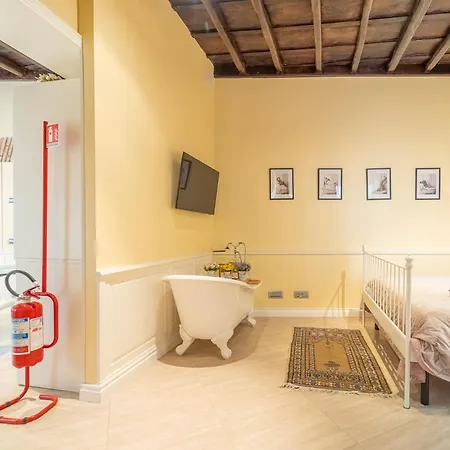 Secret Luxury Retreat In The Heart Of The Ghetto By Houseeds * ローマ